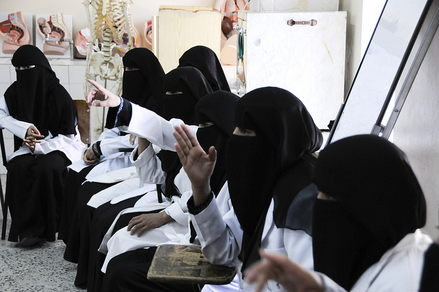 Women attend a class in midwifery by Dana Smillie / World Bank